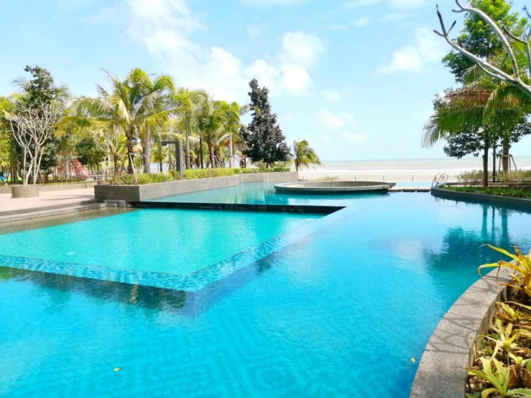 Timurbay Seafront Residence By L'Amour Home Куантан Экстерьер фото