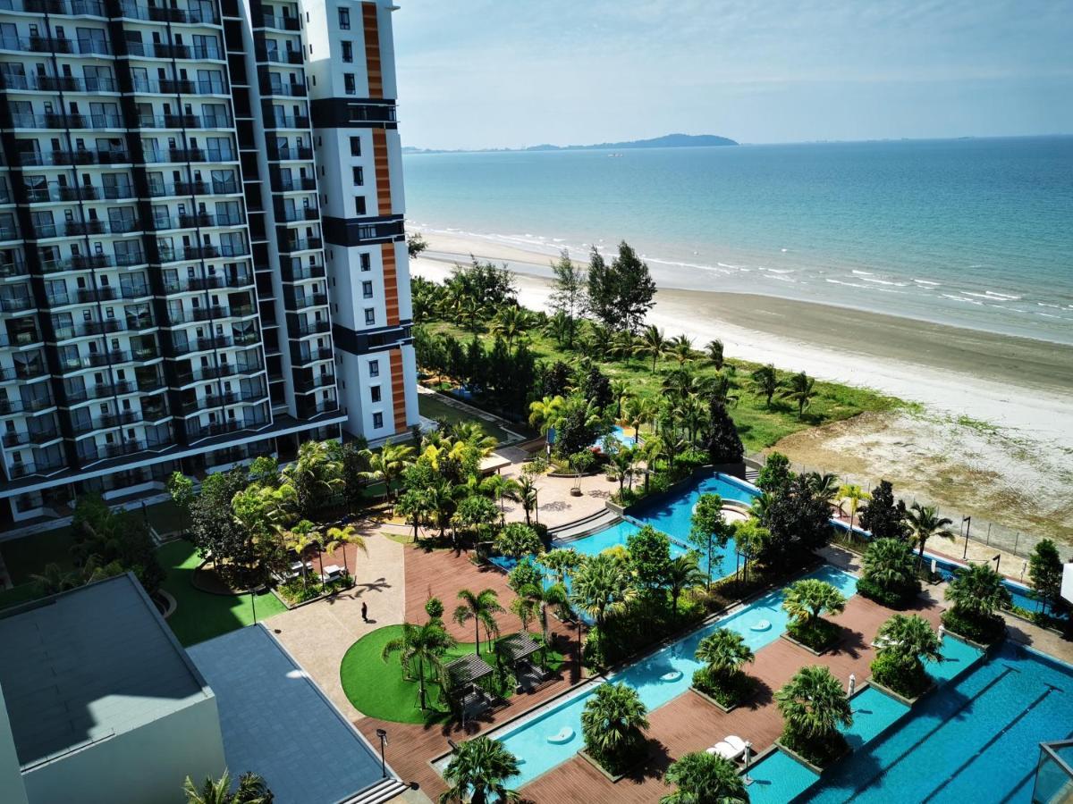 Timurbay Seafront Residence By L'Amour Home Куантан Экстерьер фото